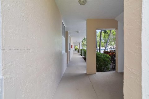 Condo in Sunrise, Florida, 2 bedrooms  № 1281568 - photo 20