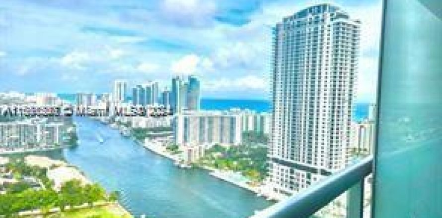 Condo à Hallandale Beach, Floride, 2 chambres  № 1369125