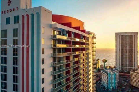 Copropriété à vendre à Hallandale Beach, Floride: 2 chambres, 95.5 m2 № 1369125 - photo 2