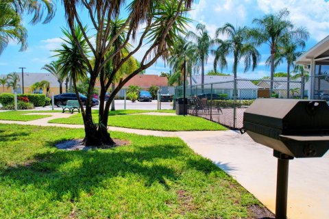 Townhouse in West Palm Beach, Florida 3 bedrooms, 102.19 sq.m. № 1207729 - photo 2