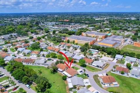 Adosado en venta en West Palm Beach, Florida, 3 dormitorios, 102.19 m2 № 1207729 - foto 13