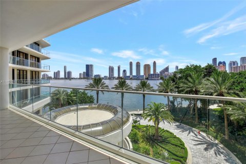 Condominio en venta en Aventura, Florida, 2 dormitorios, 177.44 m2 № 1305499 - foto 1