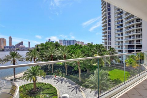 Copropriété à vendre à Aventura, Floride: 2 chambres, 177.44 m2 № 1305499 - photo 23