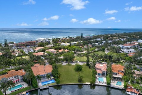 Land in Golden Beach, Florida № 1181896 - photo 1