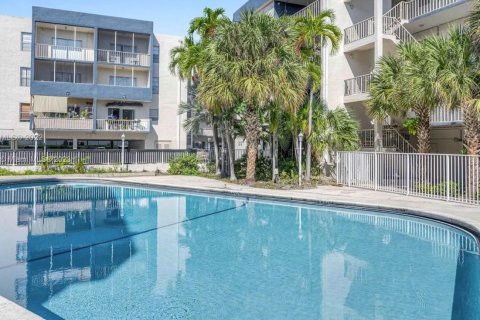 Condominio en venta en North Miami Beach, Florida, 2 dormitorios, 116.96 m2 № 409786 - foto 2