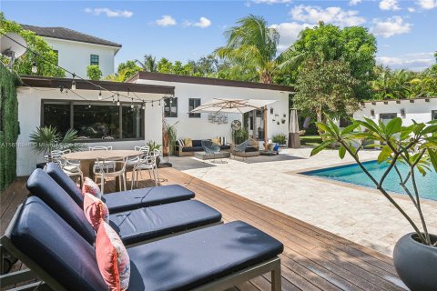 Casa en venta en Miami, Florida, 4 dormitorios № 1380212 - foto 25