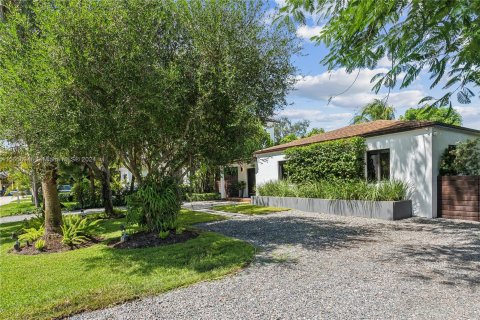 Villa ou maison à vendre à Miami, Floride: 4 chambres № 1380212 - photo 30