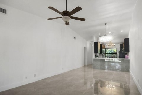 Condominio en venta en Palm Beach Gardens, Florida, 2 dormitorios, 111.48 m2 № 1187261 - foto 18