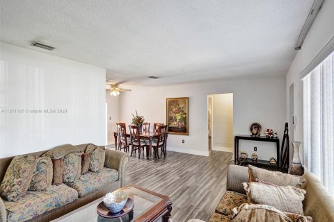 Casa en venta en Hollywood, Florida, 2 dormitorios, 118.17 m2 № 1141740 - foto 7