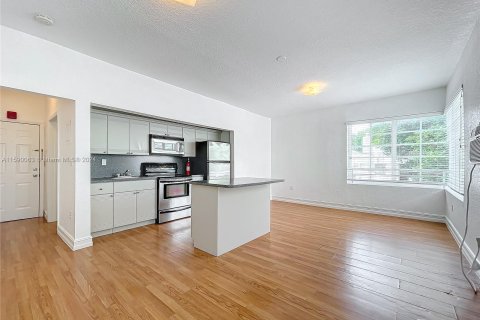 Copropriété à vendre à Miami Beach, Floride: 1 chambre, 72.65 m2 № 1179349 - photo 3