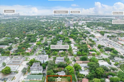 Commercial property in North Miami, Florida № 1145677 - photo 4