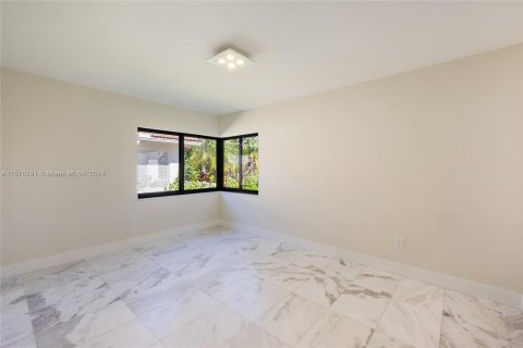 House in Hollywood, Florida 3 bedrooms, 152.55 sq.m. № 1145674 - photo 8