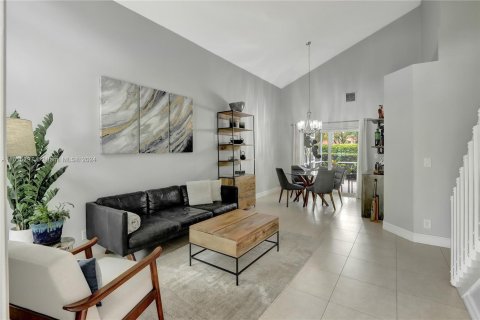 Casa en venta en Pembroke Pines, Florida, 3 dormitorios, 164.99 m2 № 1236934 - foto 5