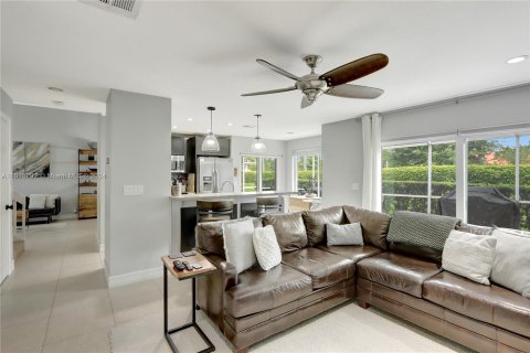 Casa en venta en Pembroke Pines, Florida, 3 dormitorios, 164.99 m2 № 1236934 - foto 8