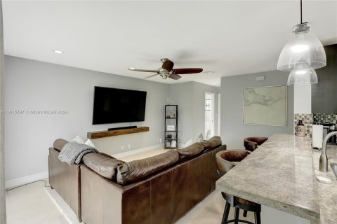 Casa en venta en Pembroke Pines, Florida, 3 dormitorios, 164.99 m2 № 1236934 - foto 9