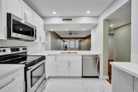 Copropriété à vendre à Davie, Floride: 2 chambres, 128.67 m2 № 1329886 - photo 9