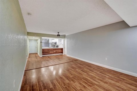 Copropriété à vendre à Davie, Floride: 2 chambres, 128.67 m2 № 1329886 - photo 17