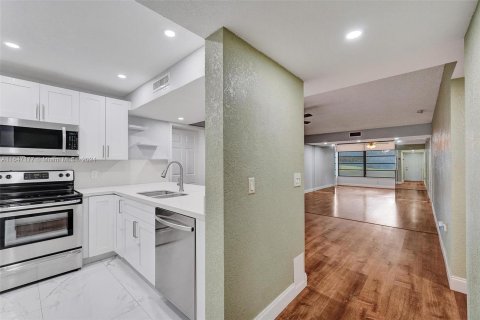 Copropriété à vendre à Davie, Floride: 2 chambres, 128.67 m2 № 1329886 - photo 14