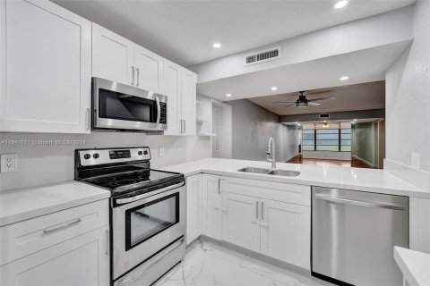 Copropriété à vendre à Davie, Floride: 2 chambres, 128.67 m2 № 1329886 - photo 7