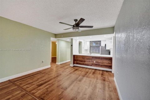 Condo in Davie, Florida, 2 bedrooms  № 1329886 - photo 20