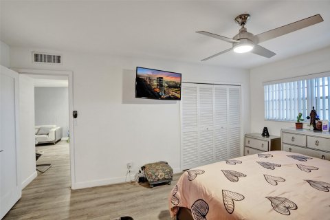 Condo in Pompano Beach, Florida, 2 bedrooms  № 1227704 - photo 17