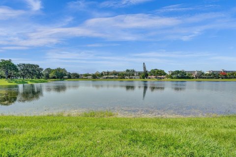 Condo in Pompano Beach, Florida, 2 bedrooms  № 1227704 - photo 3