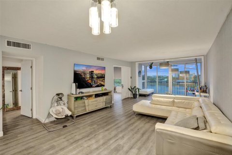 Copropriété à vendre à Pompano Beach, Floride: 2 chambres, 111.48 m2 № 1227704 - photo 25