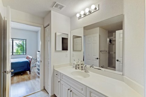 Condo in Palm Beach Gardens, Florida, 2 bedrooms  № 1227856 - photo 23