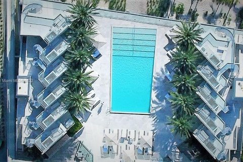 Condominio en venta en Sunny Isles Beach, Florida, 5 dormitorios, 302.12 m2 № 12516 - foto 23