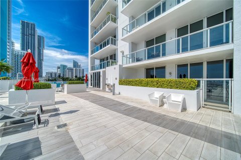 Copropriété à vendre à Miami, Floride: 2 chambres, 127.18 m2 № 1242075 - photo 24