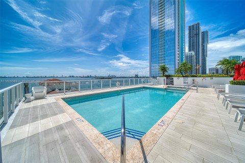 Copropriété à vendre à Miami, Floride: 2 chambres, 127.18 m2 № 1242075 - photo 25