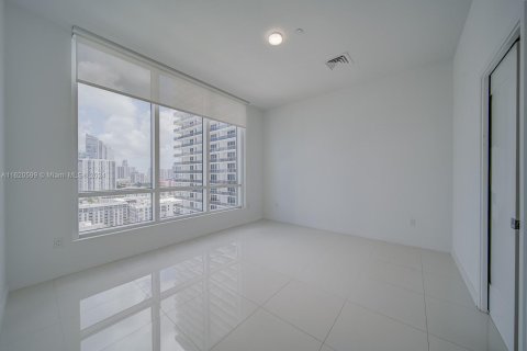 Copropriété à vendre à Miami, Floride: 2 chambres, 127.18 m2 № 1242075 - photo 16