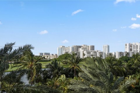 Copropriété à vendre à Hallandale Beach, Floride: 3 chambres, 148.36 m2 № 1242074 - photo 20