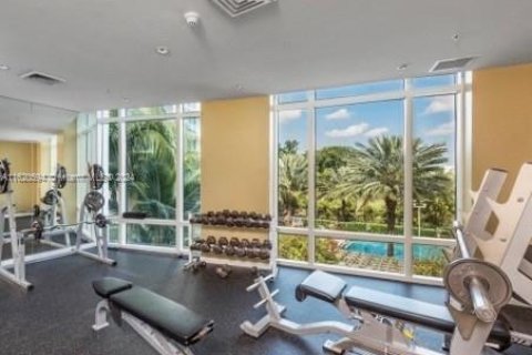 Condo in Hallandale Beach, Florida, 3 bedrooms  № 1242074 - photo 23