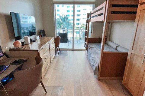 Copropriété à vendre à Hallandale Beach, Floride: 3 chambres, 148.36 m2 № 1242074 - photo 10