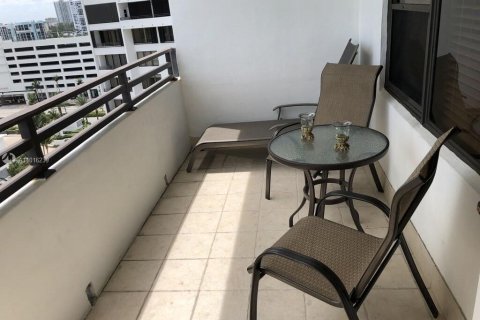 Copropriété à louer à Hollywood, Floride: 1 chambre, 79.9 m2 № 5926 - photo 9