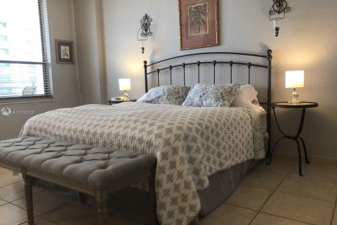 Copropriété à louer à Hollywood, Floride: 1 chambre, 79.9 m2 № 5926 - photo 6