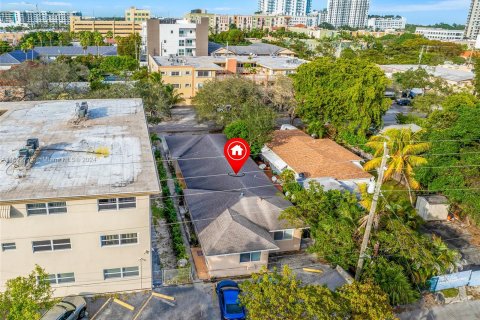 Commercial property in Hollywood, Florida 245.26 sq.m. № 976303 - photo 10