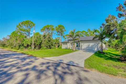 House in Port Charlotte, Florida 3 bedrooms, 170.38 sq.m. № 1416722 - photo 3