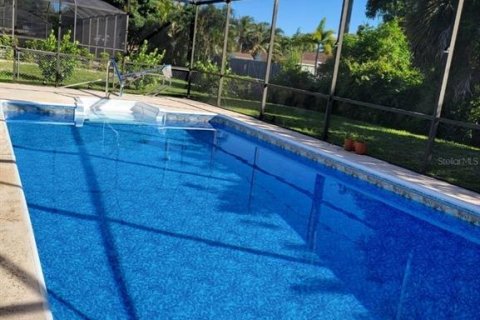 Villa ou maison à vendre à Port St. Lucie, Floride: 3 chambres, 172.05 m2 № 840333 - photo 16