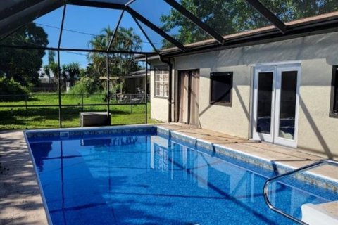 House in Port St. Lucie, Florida 3 bedrooms, 172.05 sq.m. № 840333 - photo 15