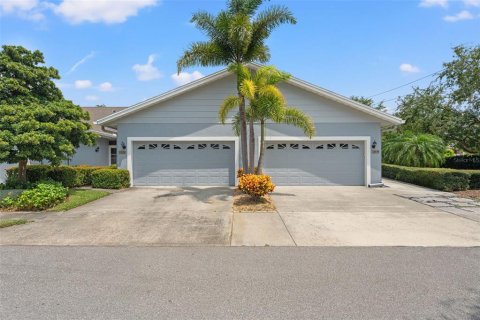 Adosado en venta en Clearwater, Florida, 3 dormitorios, 174.19 m2 № 1315129 - foto 2