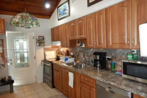 Villa ou maison à vendre à Key Largo, Floride: 2 chambres, 90.67 m2 № 1006668 - photo 7
