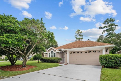 House in St. Johns, Florida 3 bedrooms, 126.16 sq.m. № 771460 - photo 1