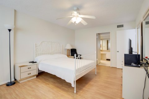 Copropriété à vendre à Lake Worth, Floride: 2 chambres, 113.53 m2 № 927880 - photo 13