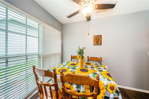 Condo in New Port Richey, Florida, 2 bedrooms  № 1275313 - photo 22