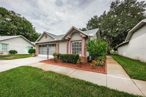 Copropriété à vendre à New Port Richey, Floride: 2 chambres, 117.61 m2 № 1275313 - photo 4