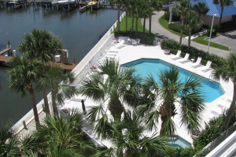 Copropriété à vendre à Hutchinson Island South, Floride: 2 chambres, 114.27 m2 № 860392 - photo 17