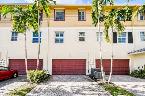 Townhouse in Jupiter, Florida 3 bedrooms, 180.04 sq.m. № 860470 - photo 29