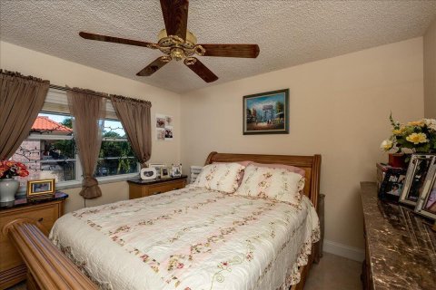 Condo in Stuart, Florida, 2 bedrooms  № 922273 - photo 10